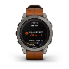 fēnix® 7 – Sapphire Solar Edition (Titane avec bracelet en cuir marron)